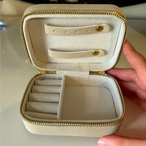 Jewelry organizer - travel case